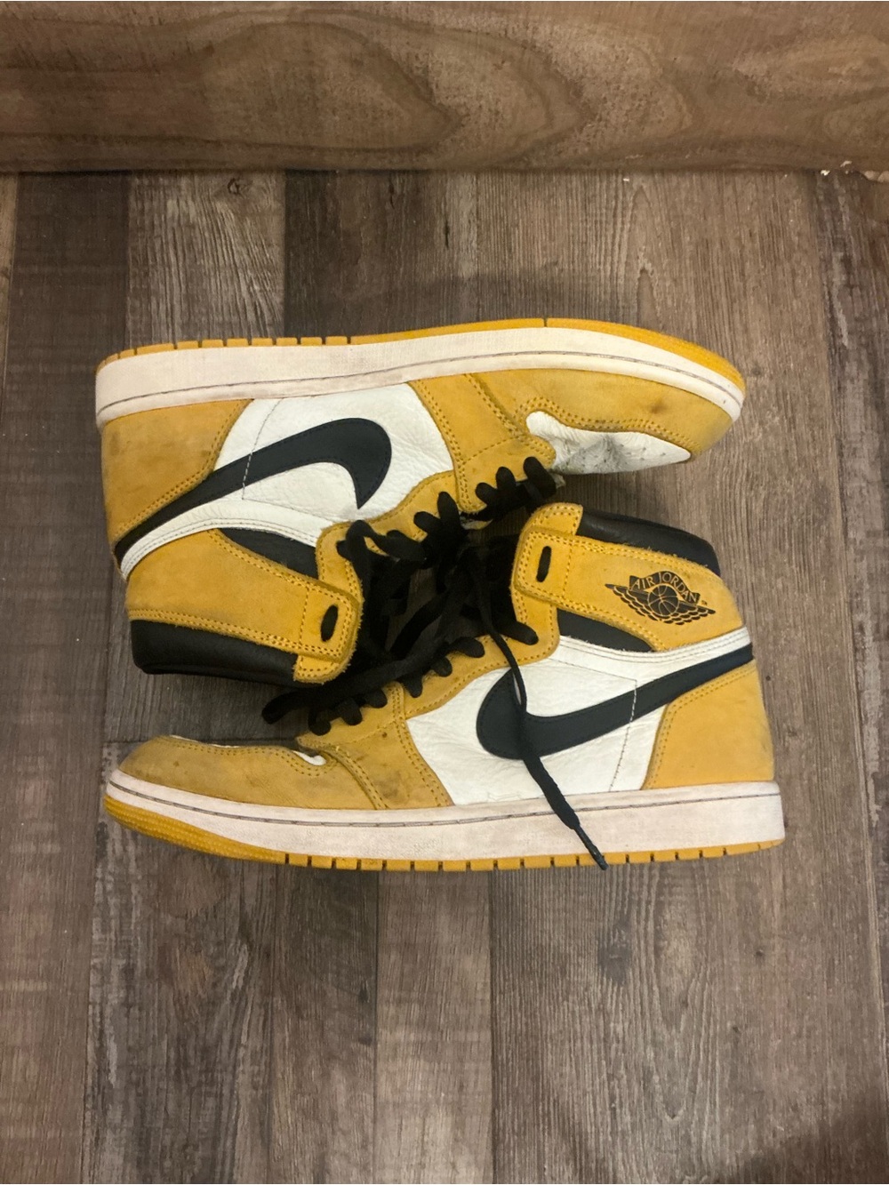 Nike Men's Air Jordan 1 Retro High OG Yellow Ochre Sneakers - Size-9